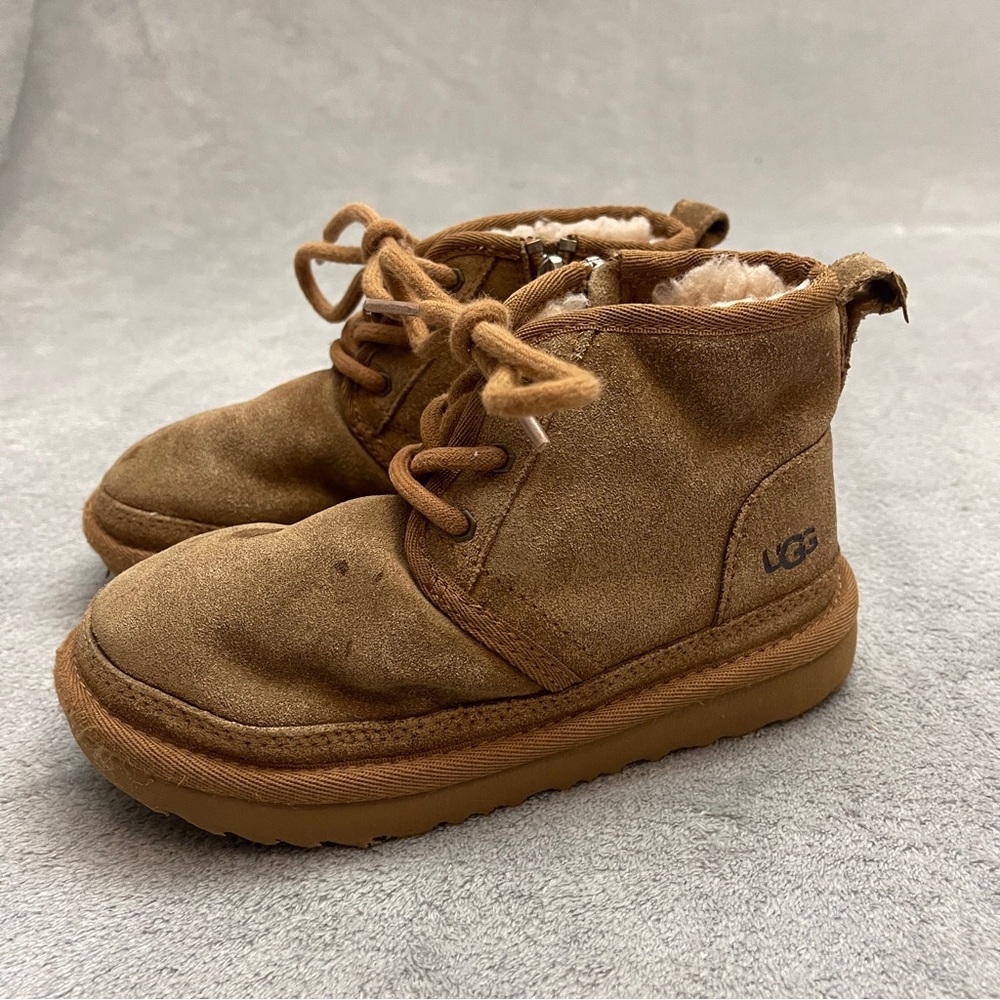 UGG Boots UNISEX Youth Size 12 ~ Neumel Chestnut Suede Chukka ~#1017320T